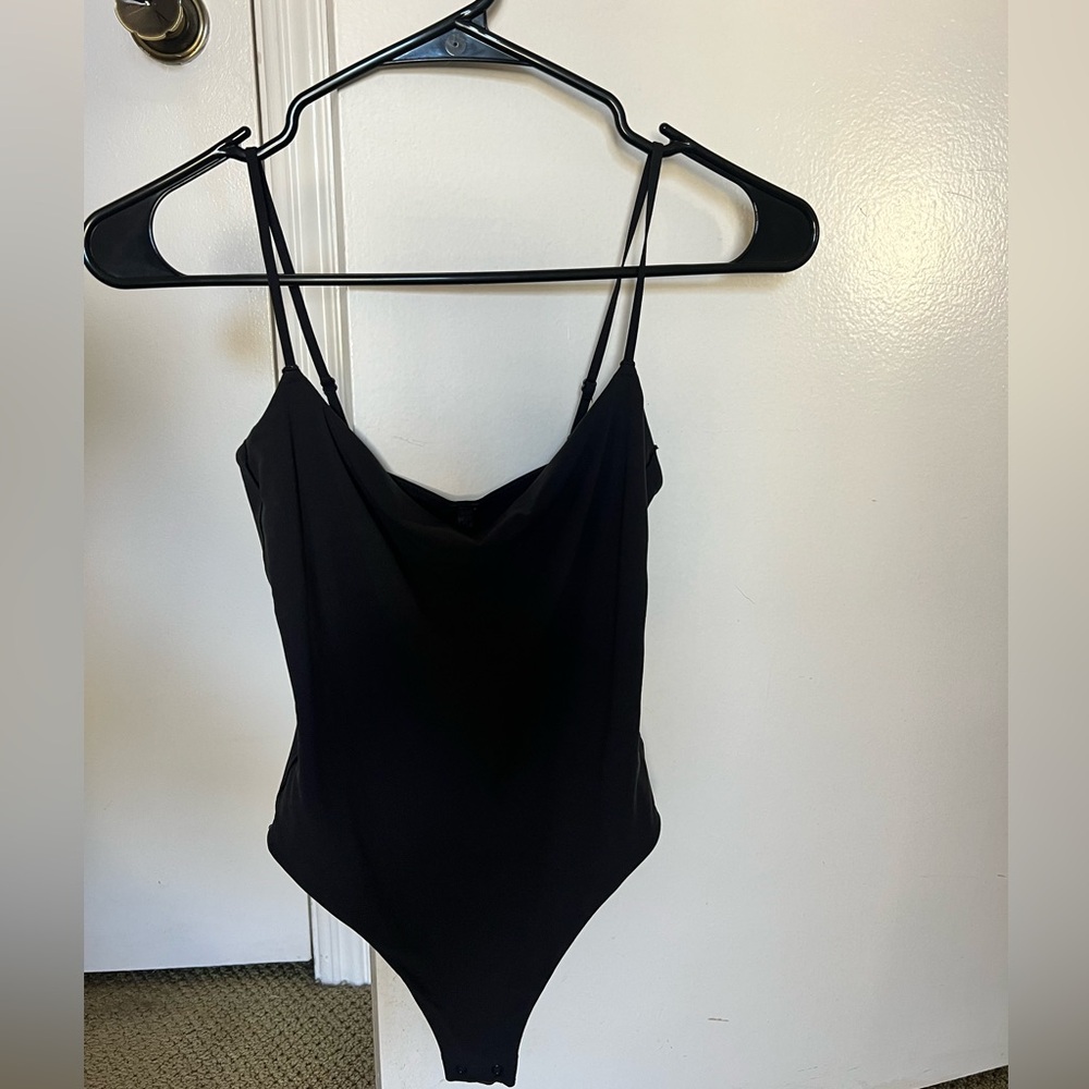 SKIMS FITS EVERYBODY CAMI BODYSUIT | ONYX
